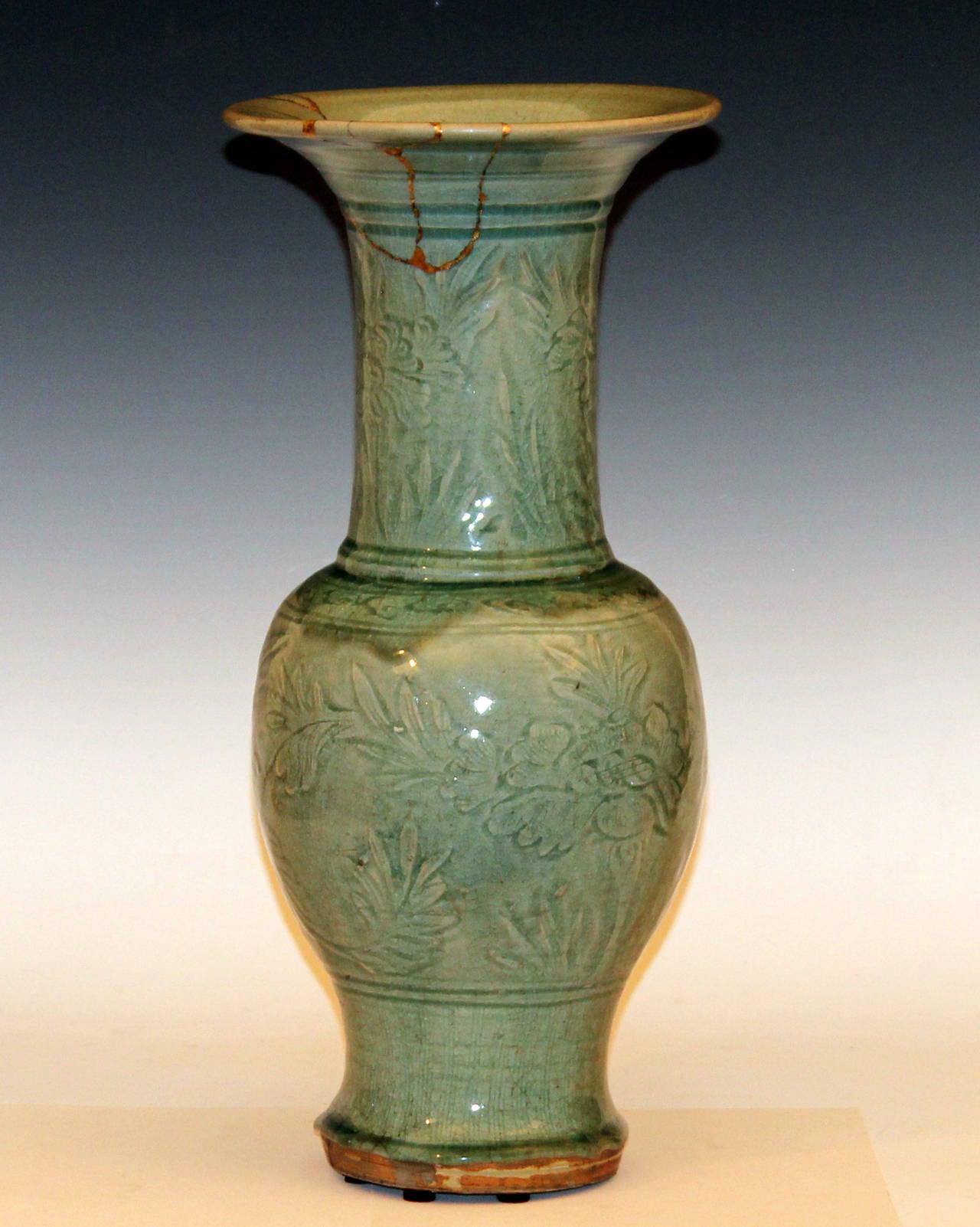 Antique Ming Chinese Carved Celadon Porcelain Yen Yen Vase 3