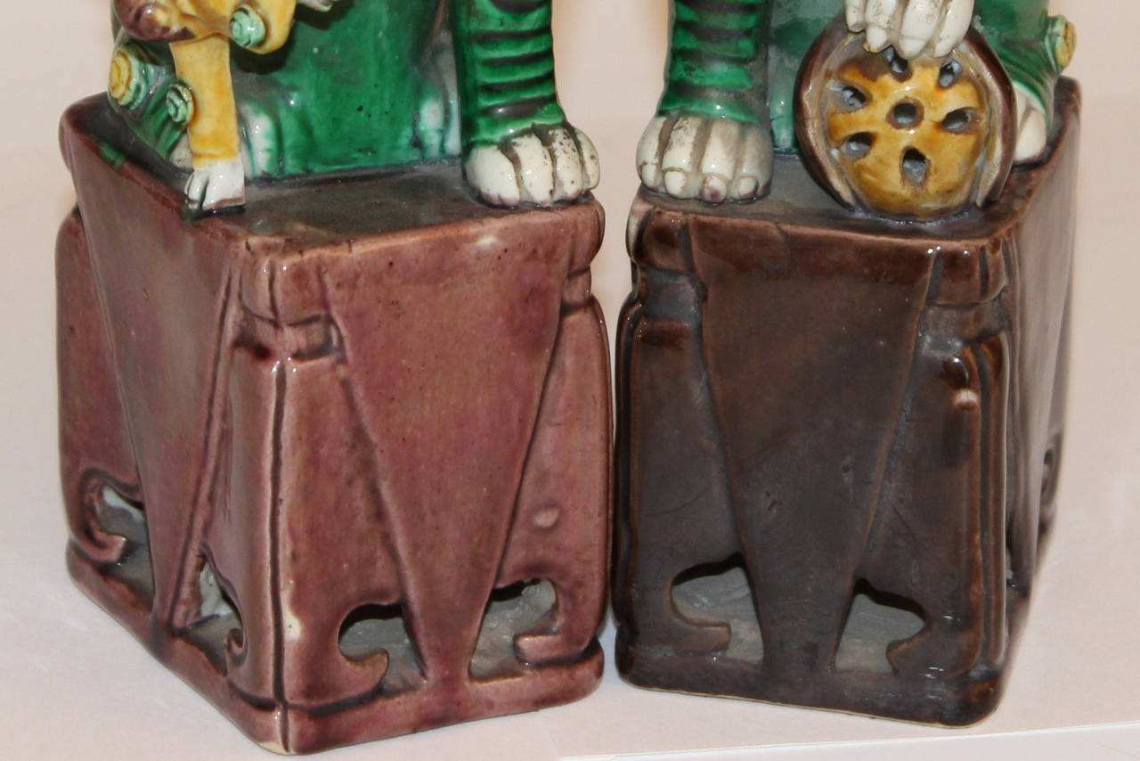 Pair of Antique Chinese Porcelain Large Sancai Buddha Foo Lions Dogs 2