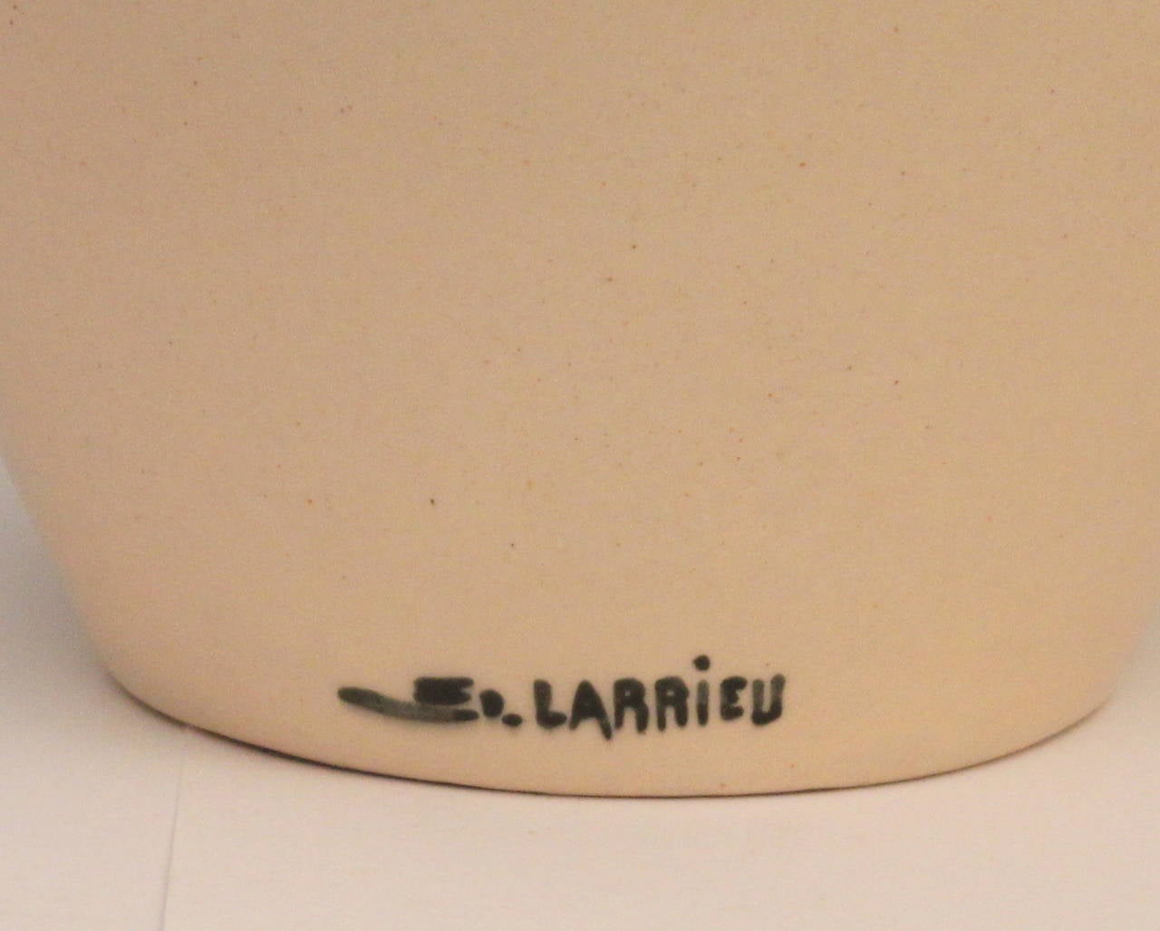 Début du 20ème siècle Vase en poterie du Studio Larrieu, circa 1920, art déco français.