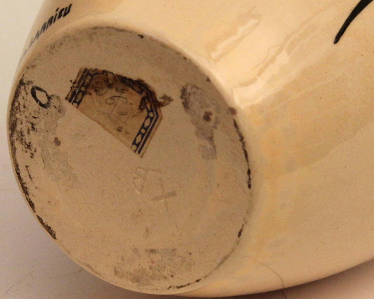 Vase en poterie du Studio Larrieu, circa 1920, art déco français. Excellent état à Wilton, CT