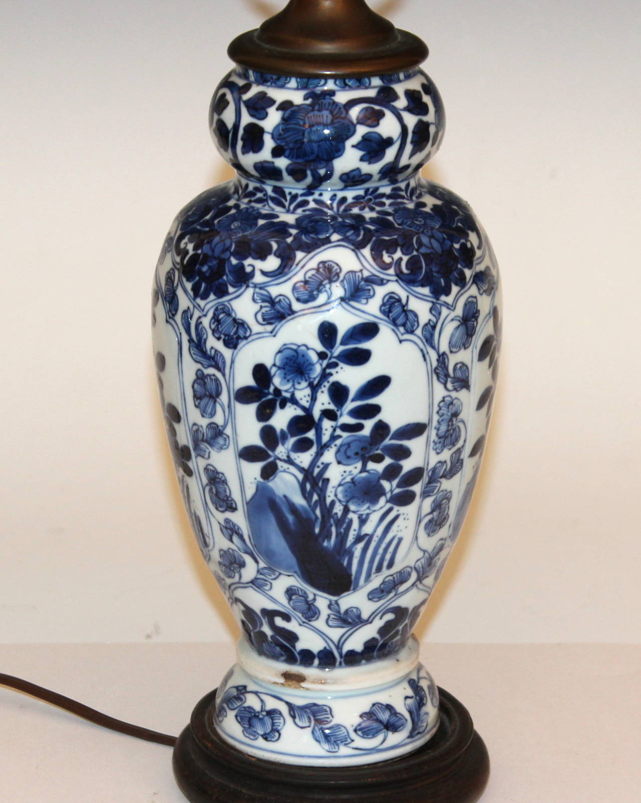 Turned Antique Chinese Porcelain Kangxi 18th Century Blue and White Vase Lamp