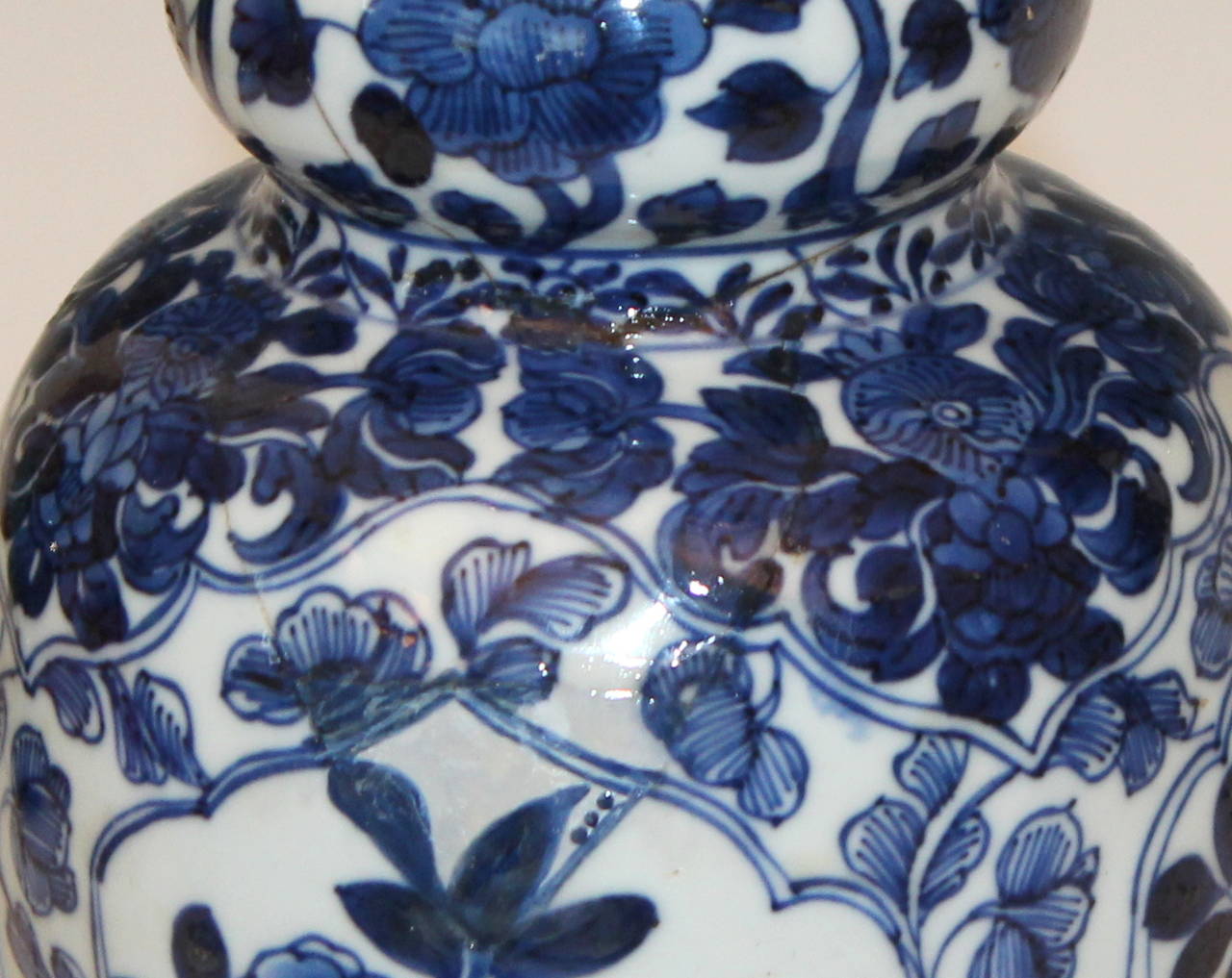 Antique Chinese Porcelain Kangxi 18th Century Blue and White Vase Lamp In Good Condition In Wilton, CT