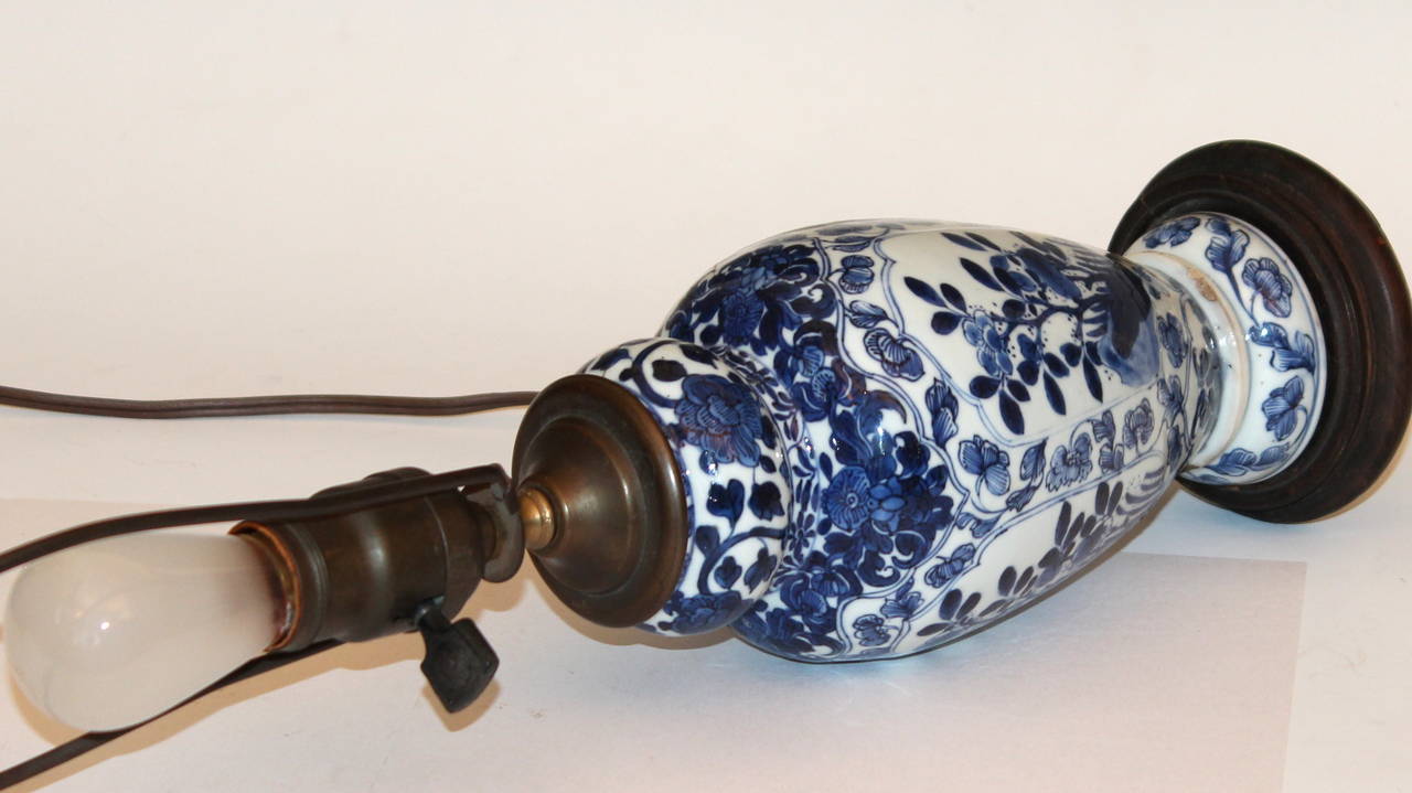 Antique Chinese Porcelain Kangxi 18th Century Blue and White Vase Lamp 2