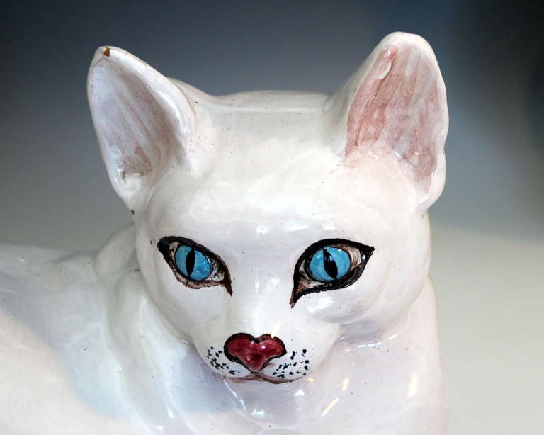 Vintage 1960s Italian Art Pottery Majolica Cat on Pillow For Sale 2