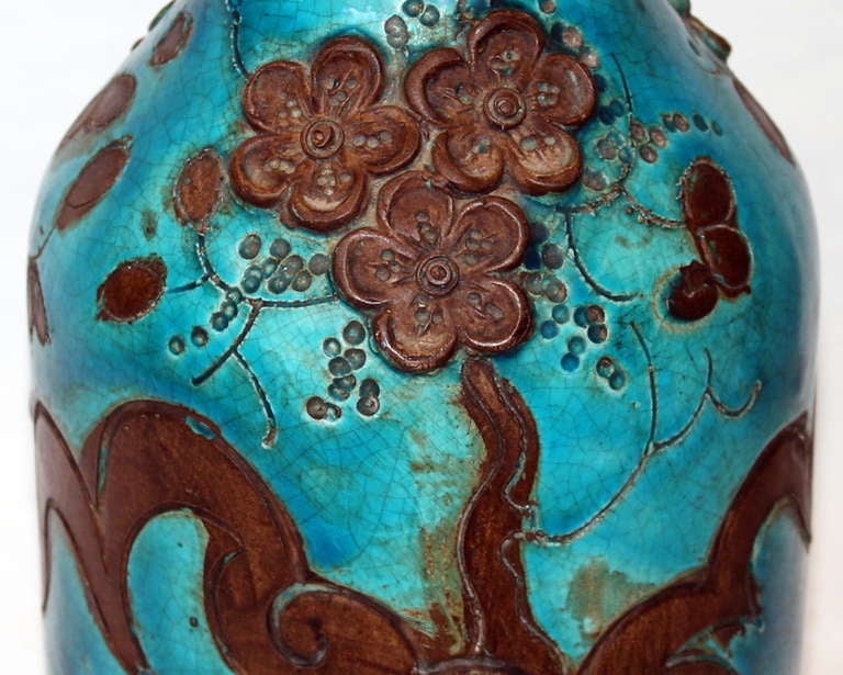 Vintage Turquoise Zaccagnini Italian Art Pottery Vase with Asian Motif In Excellent Condition In Wilton, CT