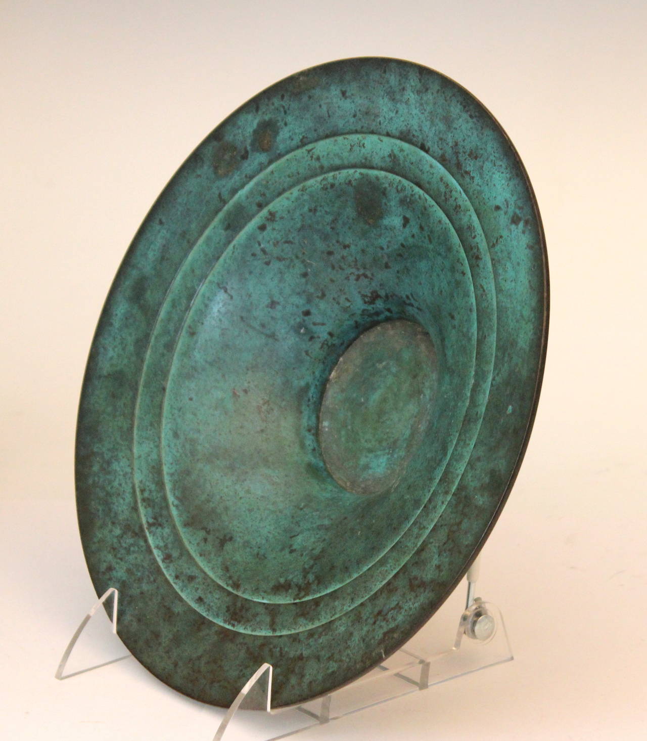 Vintage Japanese Art Deco Green Patinated Bronze Bowl Centerpiece In Excellent Condition For Sale In Wilton, CT