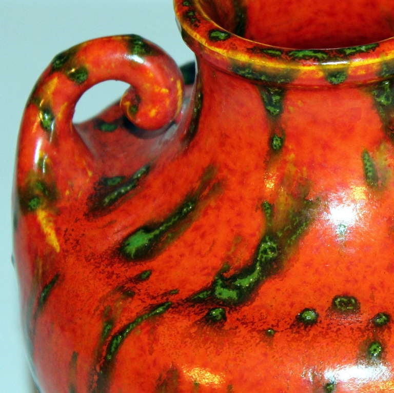 Awaji Pottery Art Deco Atomic Orange Lava Flambe Ceramic Glaze Vase In Excellent Condition In Wilton, CT