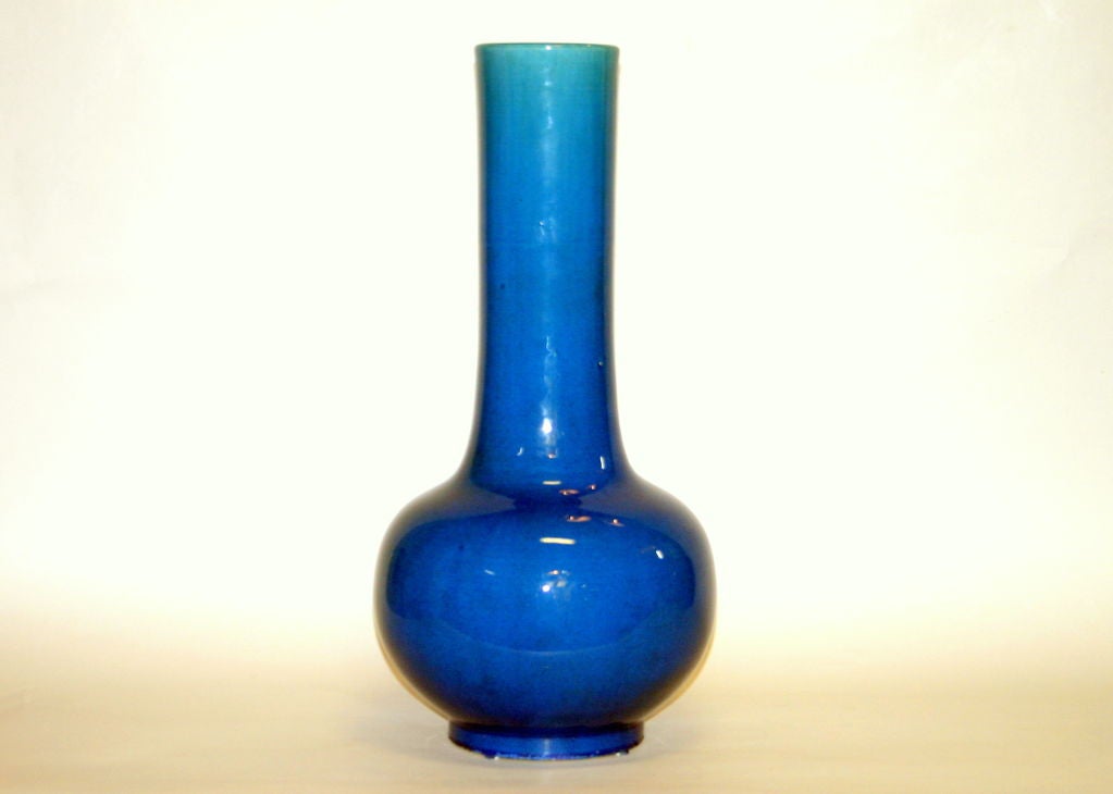 Japanese Kyoto Pottery vase based on a Kangxi form in deep turquoise blue glaze with fine crackle, circa 1910. Measures: 20 1/2