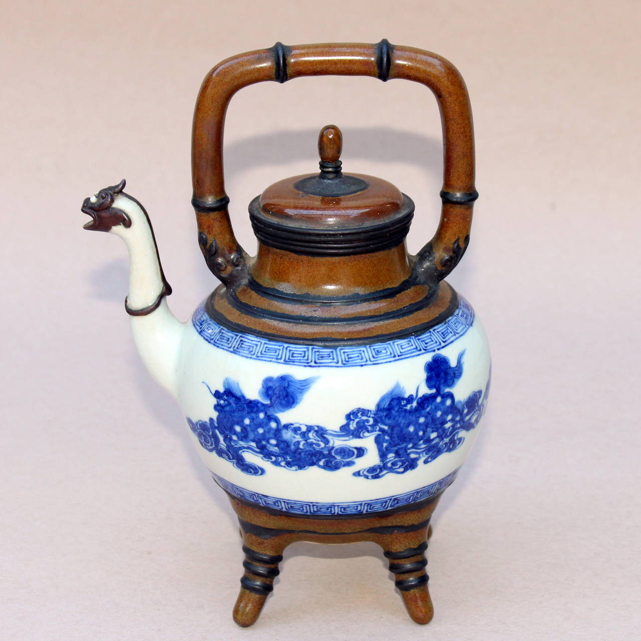 Antique Japanese Studio Porcelain Makuzu Kozan Blue and White Ewer