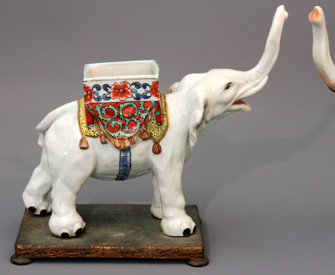 Pair of Antique French Samson Paris Porcelain Kakiemon Elephants In Excellent Condition In Wilton, CT