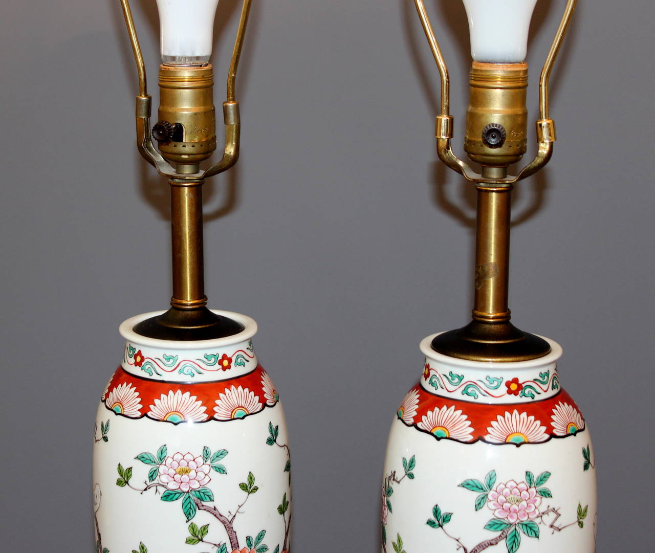 Matched Pair Vintage Japanese Porcelain Famille Verte Lamps 1