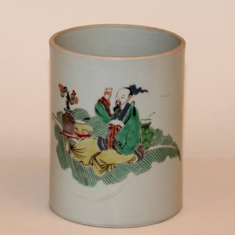 Great Kangxi famille verte brush pot depicting an official at work, and perhaps, later, enjoying his retirement, circa 1700. 5 1/4