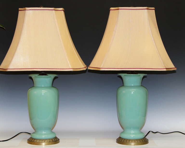 Mid-Century Modern Pair of Paul Hanson Lamps For Sale