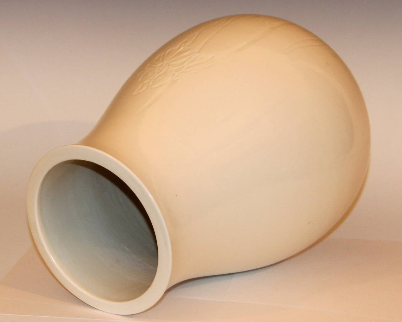 Antique Japanese Carved Studio Blanc de Chine Porcelain Vase In Excellent Condition In Wilton, CT