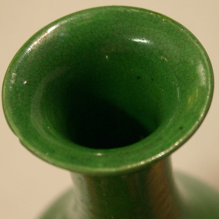 Antique Chinese Porcelain Apple Green Crackle Glaze Vase 4