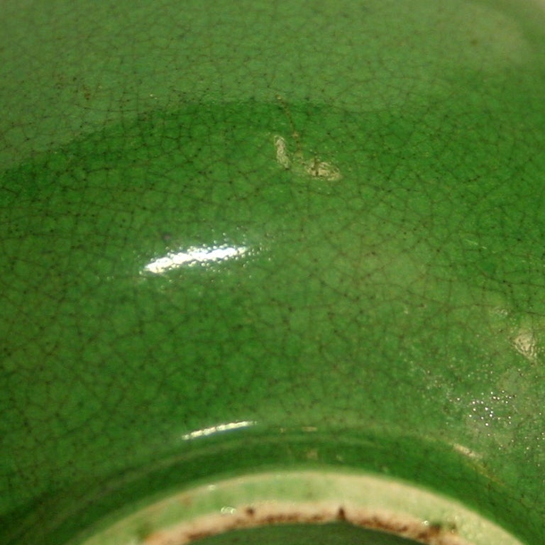 Antique Chinese Porcelain Apple Green Crackle Glaze Vase 1