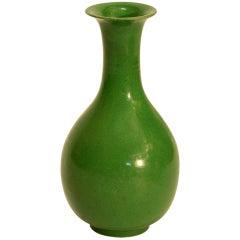 Antique Chinese Porcelain Apple Green Crackle Glaze Vase