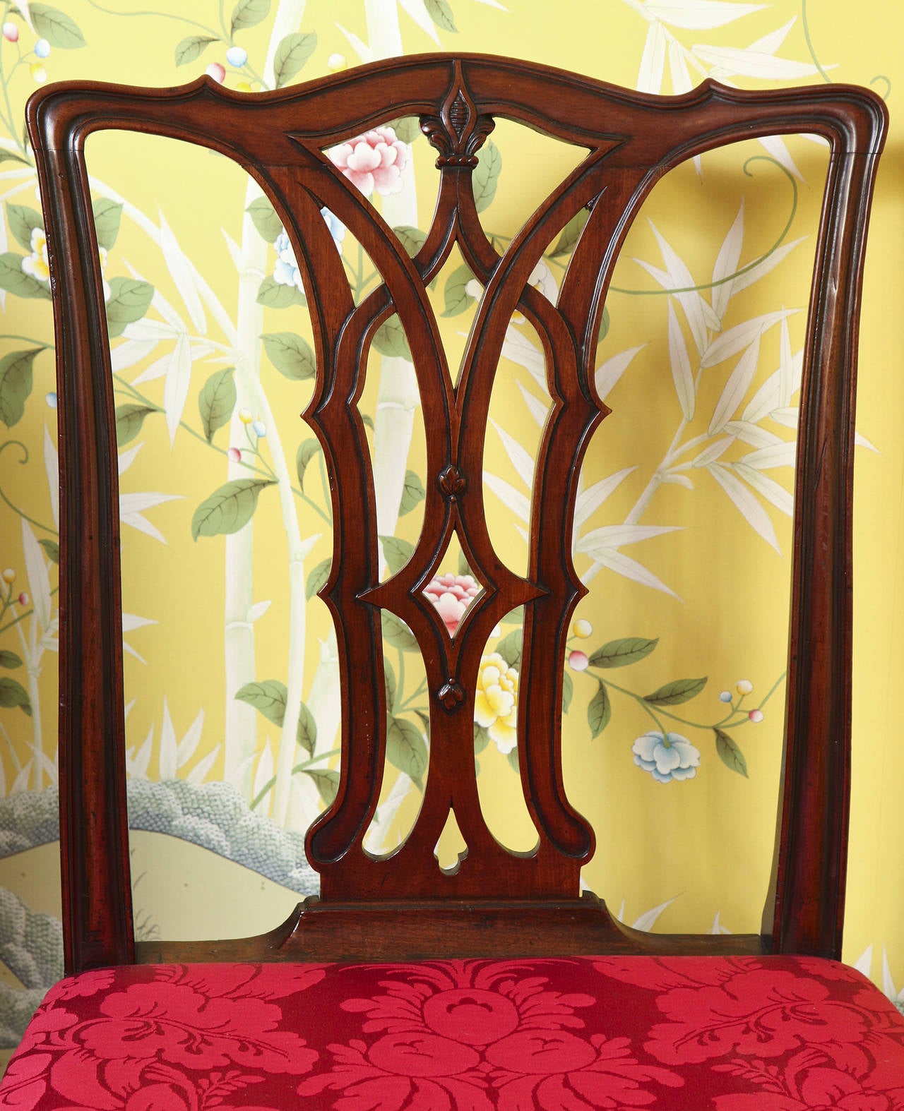 Pair of Antique Irish Chippendale Carved Mahogany Game Chairs, Irish, circa 1770 In Excellent Condition For Sale In New York, NY