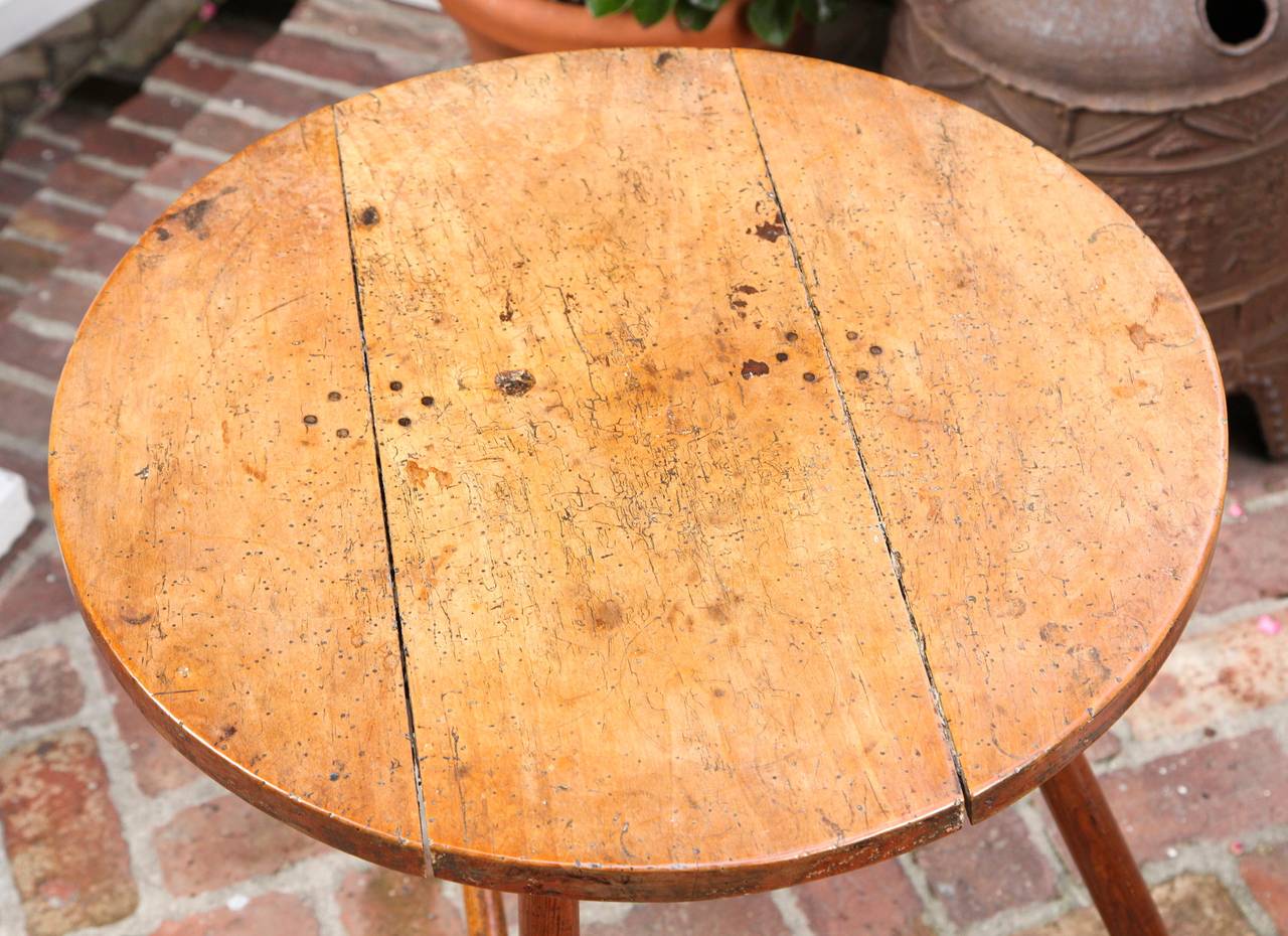 Circular Maple/Ash Cheese Board Table, English or Welsh, circa 1750 In Stock In Excellent Condition For Sale In New York, NY