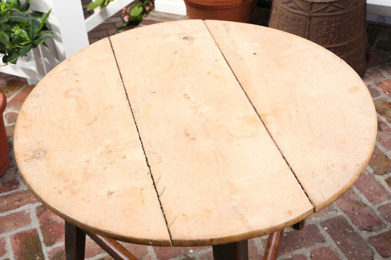 Circular Crubbed Maple-Top Cricket Table, English, Early 19th Century