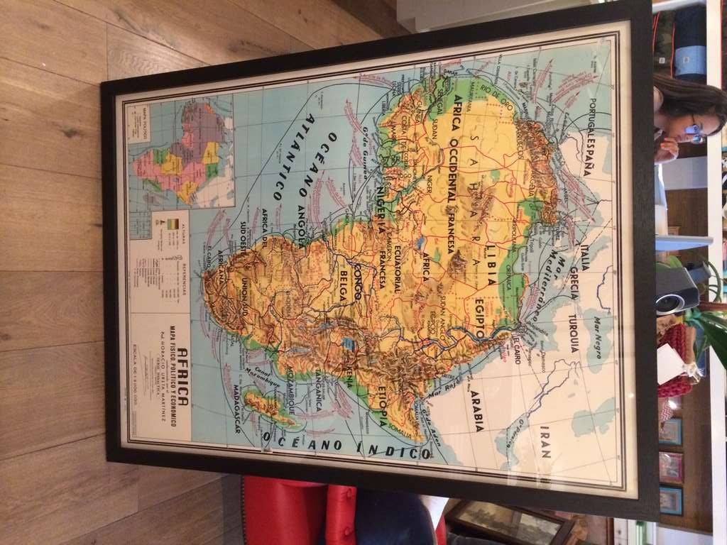 Africa Map-Vertical In Excellent Condition In West Hollywood, CA