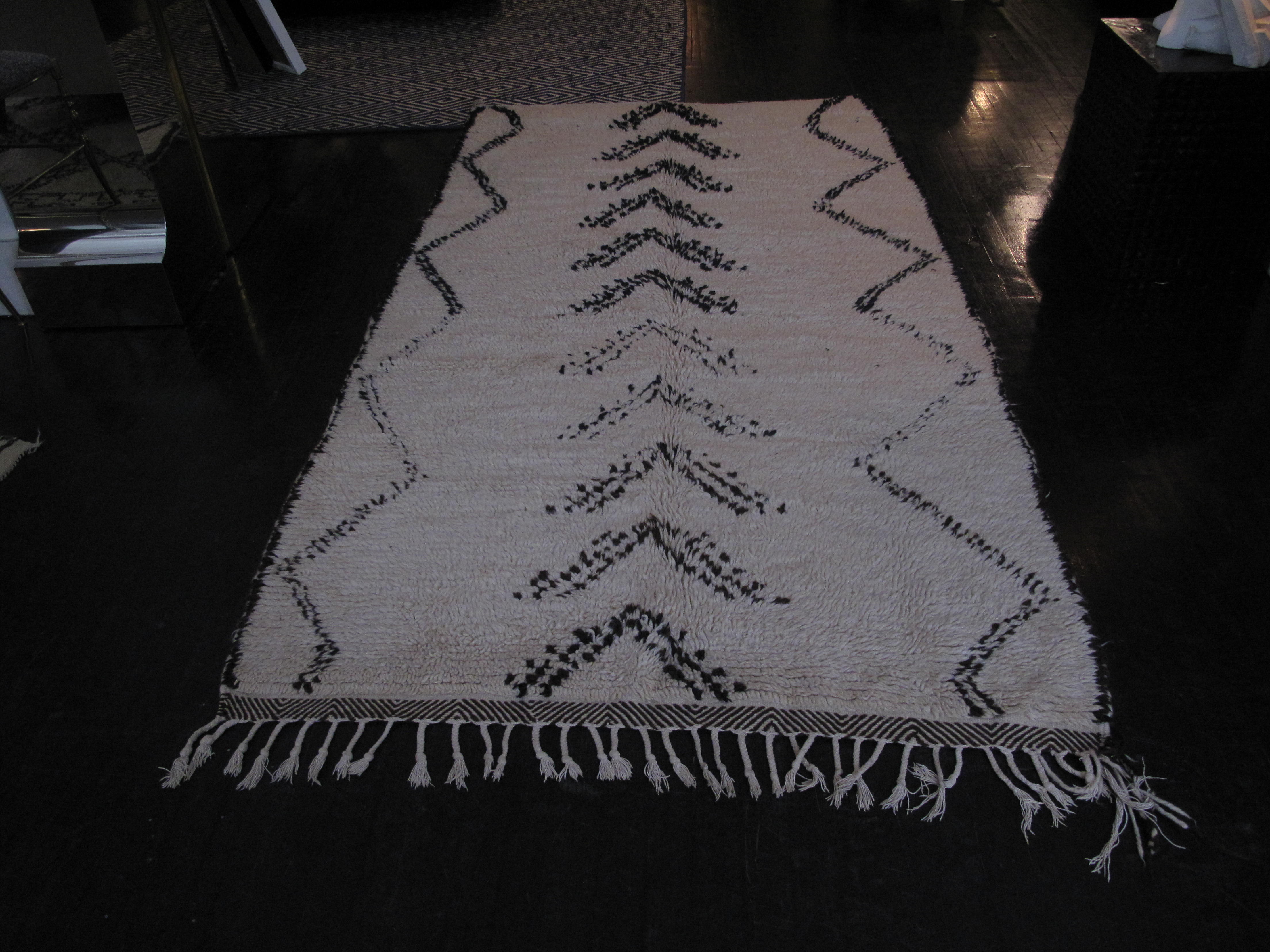 1960s Moroccan Beni Ourain Rug with Chevron and Zig Zag Motif  For Sale