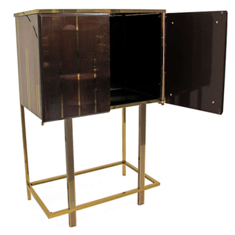 Vintage metal bar cabinet with brown lacquered doors, brass stripe detailing and bronze glass interior shelves - Italy, 1970's.