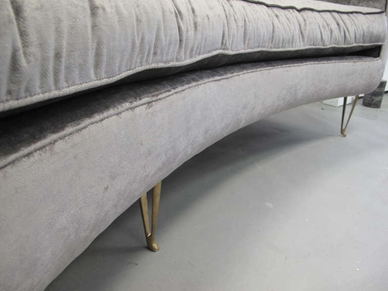 1960's Italian Curved Back Sofa in Velvet In Excellent Condition In New York, NY