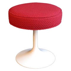 Vintage French Round Stool Upholstered in Pink Bouclé