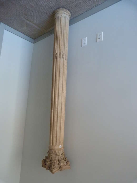 This Corinthian Column has beautifully clean detailed carvings.  Base is 9