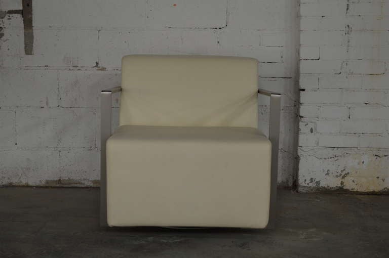 American Vintage Modern Ivory Leather Swivel Chair