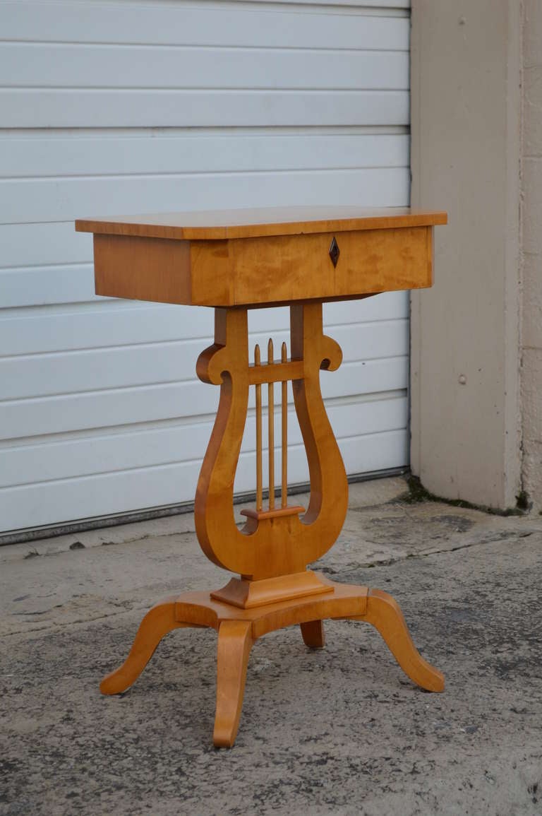 Antique Swedish Karl Johan (Biedermeier) Lyre Pedestal Table In Good Condition For Sale In Atlanta, GA