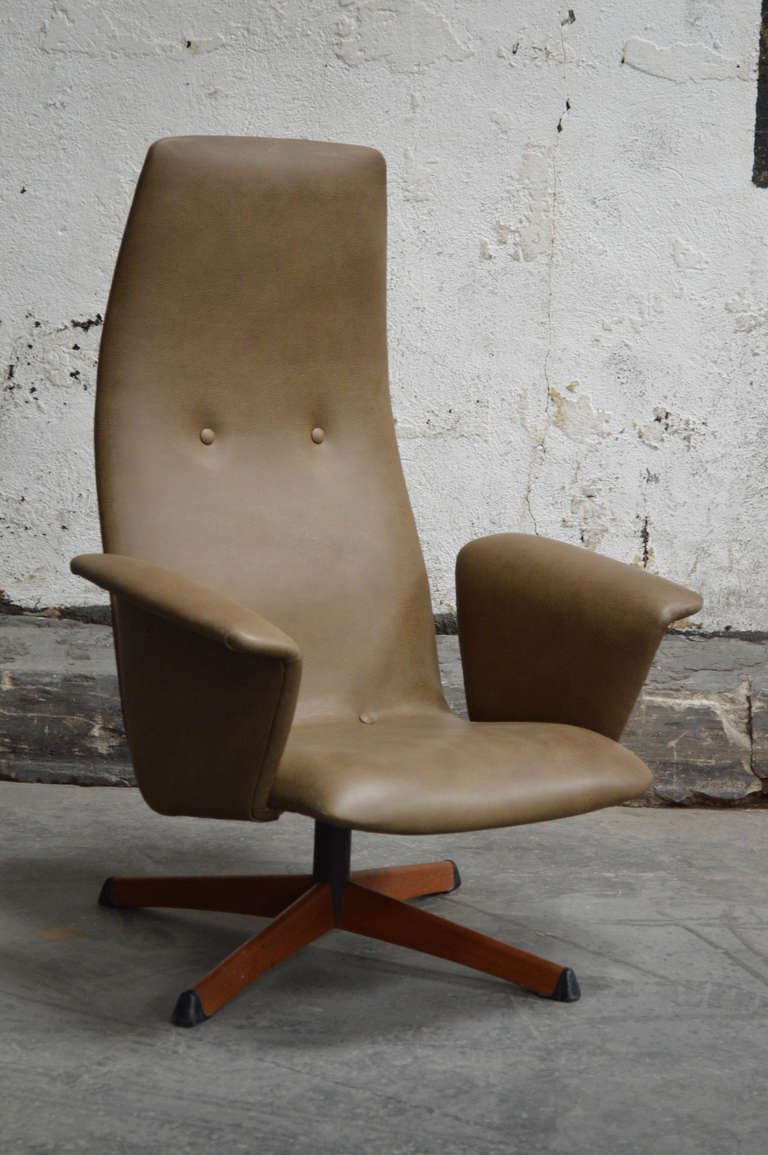 vintage mid century modern swivel chair