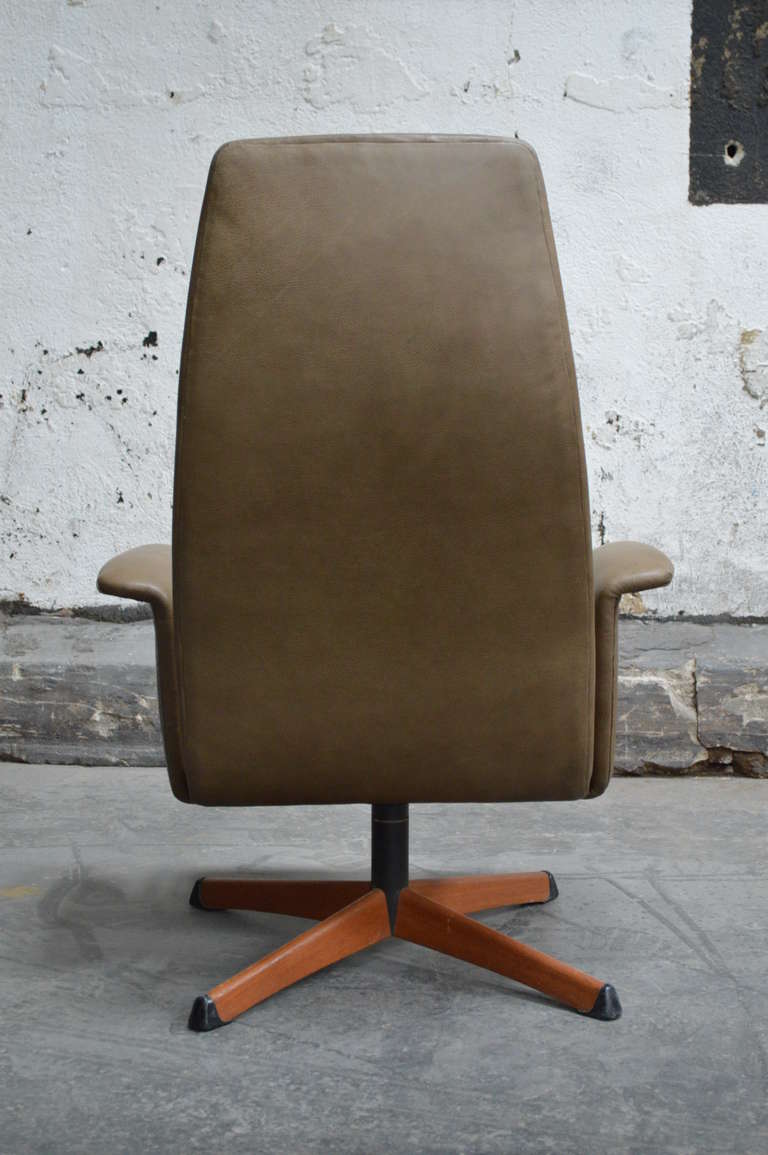 Mid-Century Modern Vintage Swedish Mid-Century Leather Swivel Arm Chair