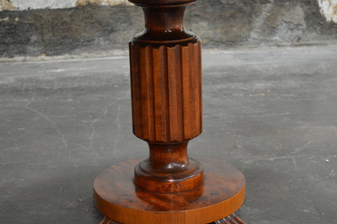 Mid-20th Century Swedish Art Deco Round Pedestal Table