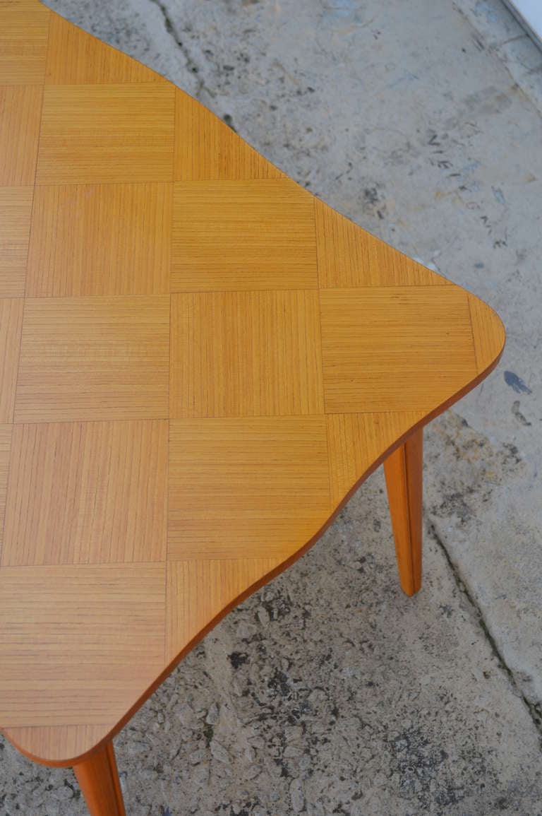 Swedish Scalloped Edge Parquetry Side or End Table In Good Condition For Sale In Atlanta, GA