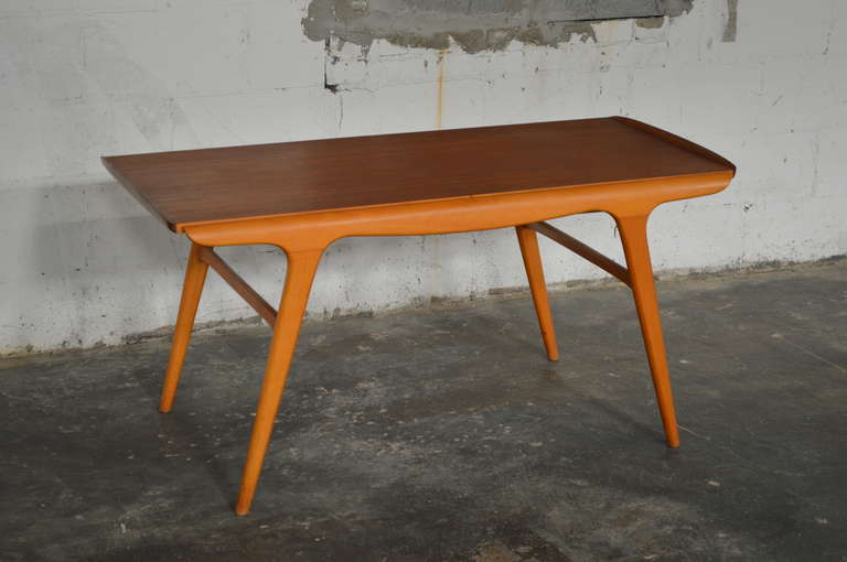 Scandinavian Modern Danish Mid Century Aerodynamic Expanding Coffee Table