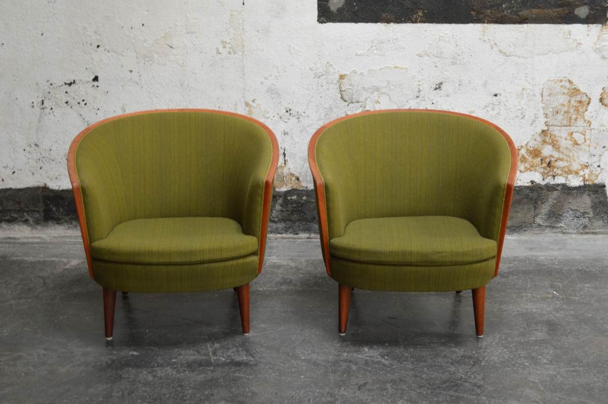 Exquisite Rare Pair of Mid-Century Barrel Back Lounge Chairs In Excellent Condition In Atlanta, GA