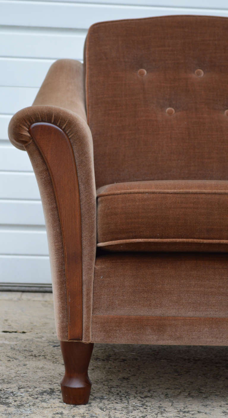 Vintage Tailored Mohair Velvet Chairs with Flared Arms and Button Tufting In Good Condition In Atlanta, GA