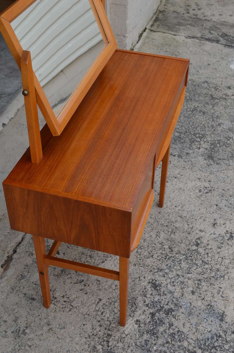Mid-Century Swedish Modern Dressing Table Vanity with Mirror In Excellent Condition In Atlanta, GA
