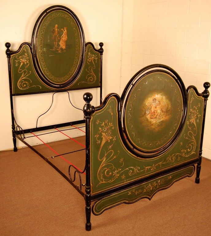 Antique Italian Painted Tole Queen Size Bed In Good Condition In Atlanta, GA