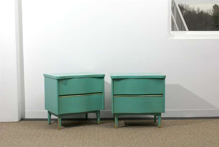 Mid-Century Modern Beautiful Pair of Serpentine Front End Tables/Night Stands in Turquoise