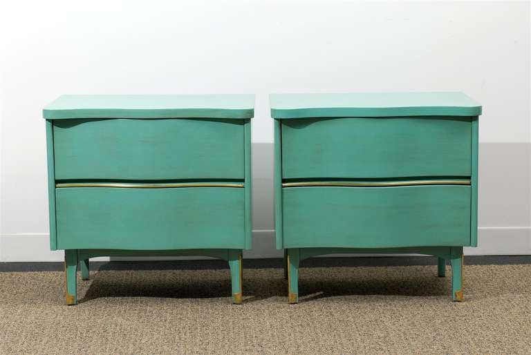 Mid-20th Century Beautiful Pair of Serpentine Front End Tables/Night Stands in Turquoise