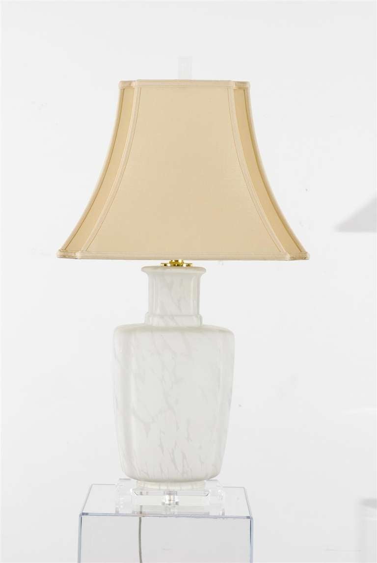 Magnifique paire de lampes en verre d'art tchécoslovaques vintage en vente 1