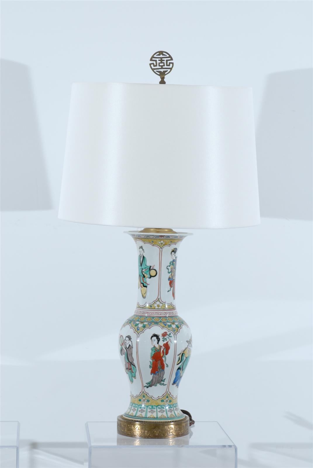 Mid-20th Century Pair of Chinese Lamps