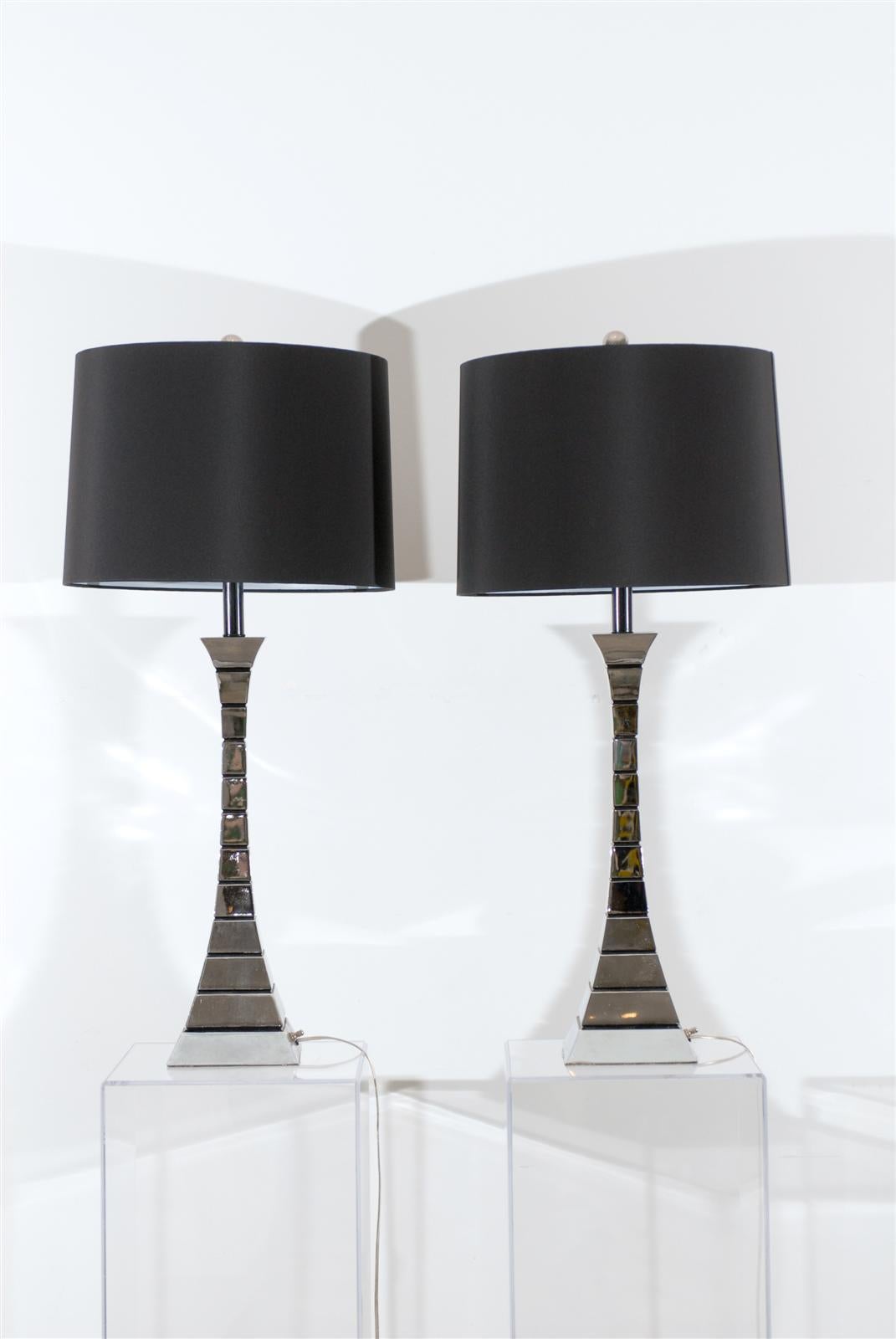 Pair of Midcentury Lamps in Chrome For Sale 2