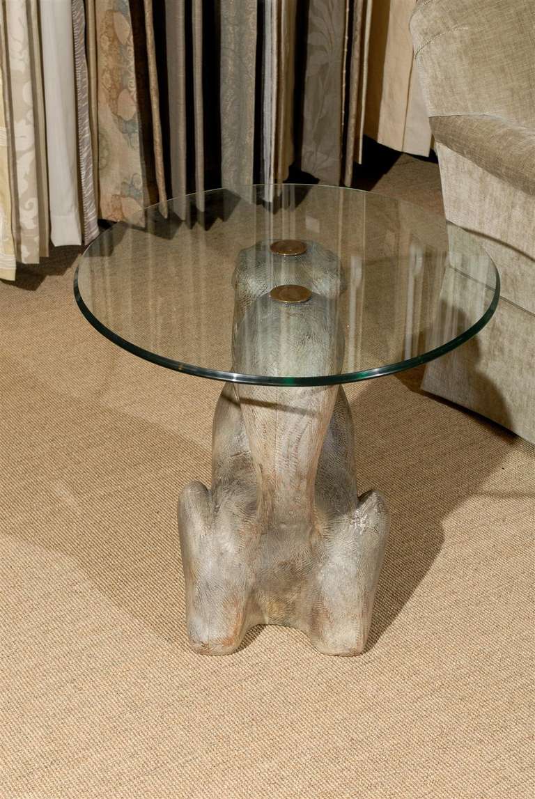 Milieu du XXe siècle Paire spectaculaire de tables en forme de chien Foo sculptées à la main par Sarreid Ltd en vente