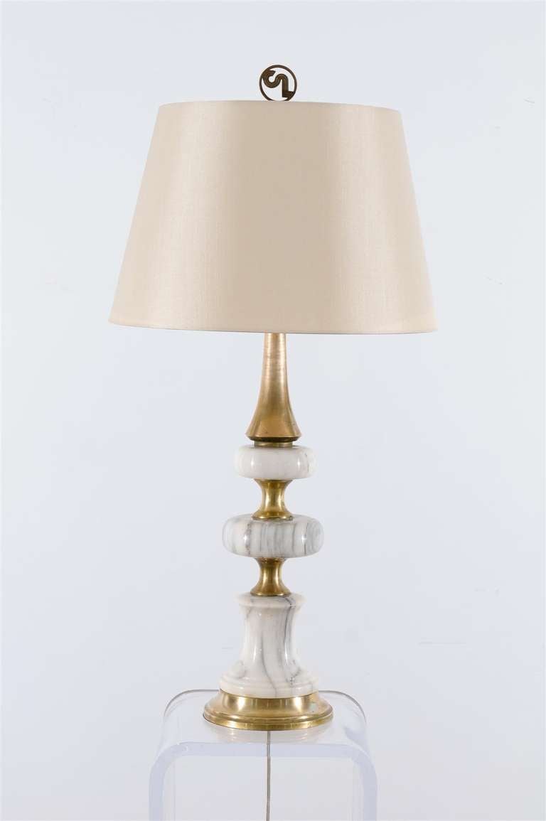 Elegant Pair of Vintage Marble and Brass Lamps For Sale 1