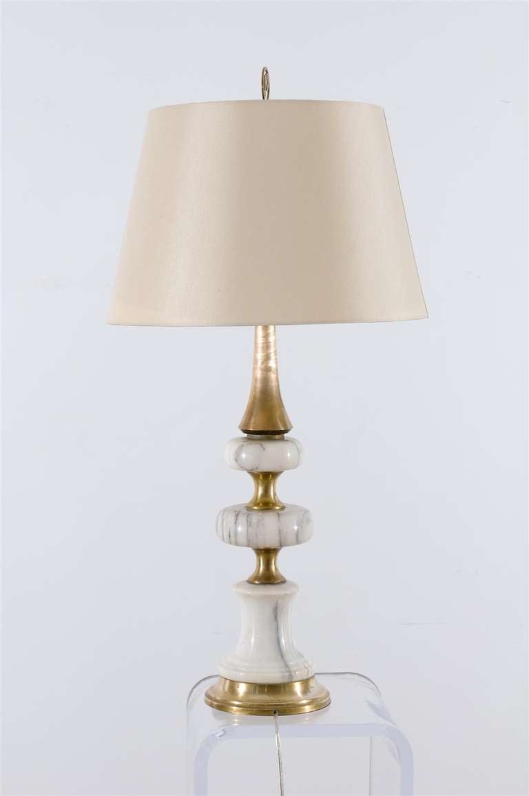 Elegant Pair of Vintage Marble and Brass Lamps For Sale 2