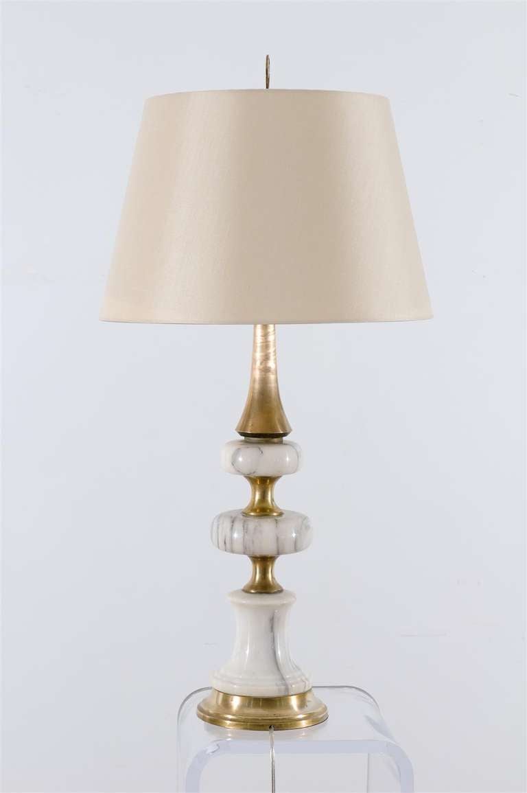 Mid-20th Century Elegant Pair of Vintage Marble and Brass Lamps For Sale